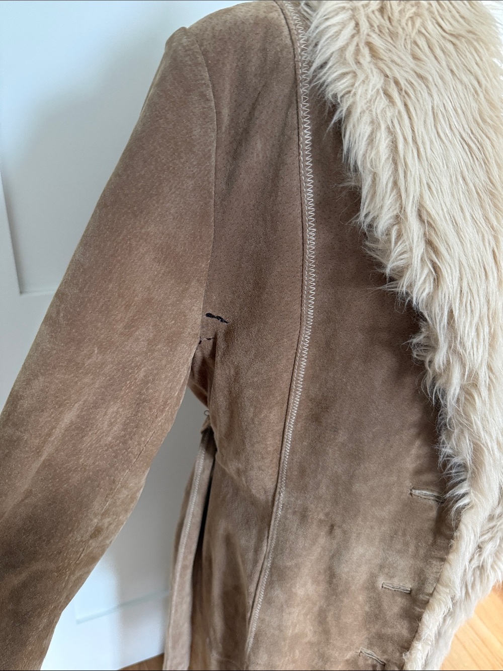 Vintage suede maxi coat with fur collar - Picture 4 of 9